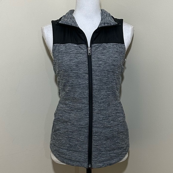 The North Face || woman’s Black and Gray vest size Xs - Picture 1 of 10
